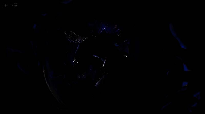 病患-溯光时装立绘，身着星空长袍漂浮于星海之中，神情迷离却蕴含挣扎