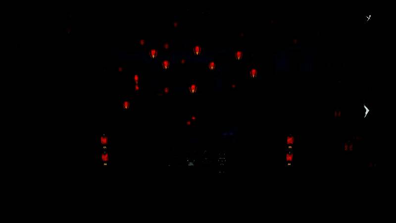 《逸剑风云决》红尘逍遥结局CG画面，主角与三位女性角色并肩立于山巅，夕阳映照下尽显江湖柔情