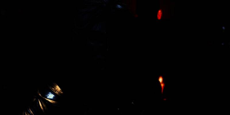 Samantha Béart为《博德之门3》角色卡尔拉奇配音的宣传照，角色形象充满野性与力量感