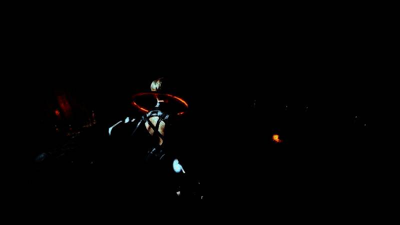 胜利结算界面，展示获取的传奇武器与稀有材料