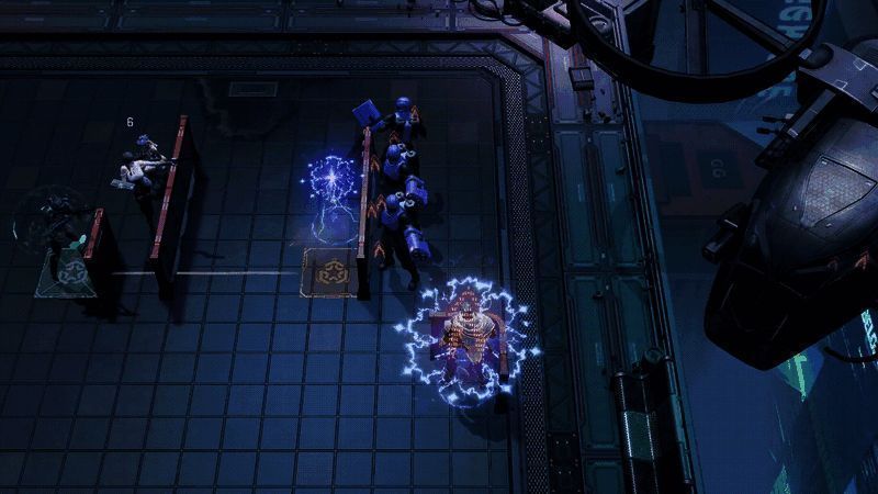 战斗场景特写GIF，呈现角色翻滚躲避、精准点射的高拟真动作