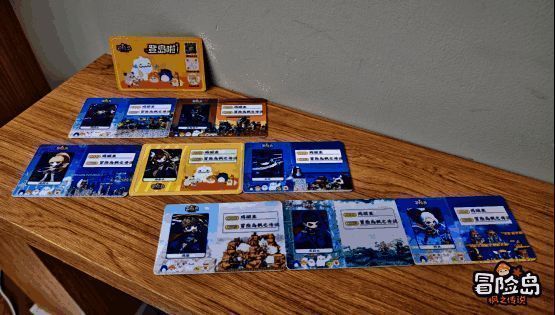 粉白色主题大门作为主入口，玩家正在领取游园手册和纪念卡