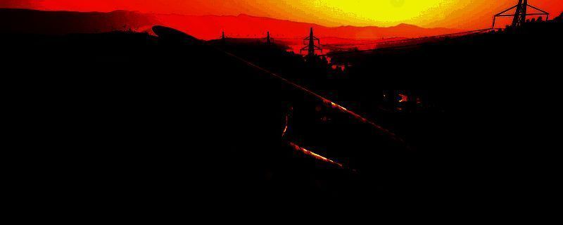 《人渣》游戏中废弃地堡入口场景，昏暗通道内灯光闪烁，充满紧张氛围