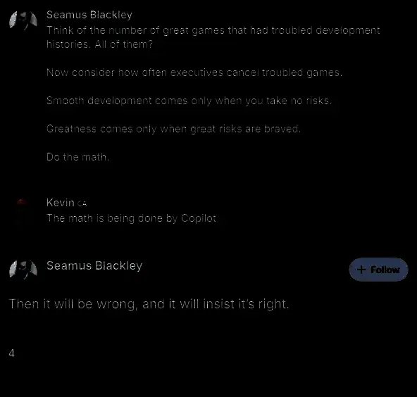 Seamus Blackley演讲画面，背景为初代Xbox原型机