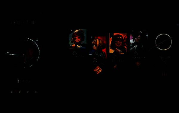 第三关战斗中梁月正在为纸信圈施加增益buff，追击层数已叠至高位，即将释放连击大招