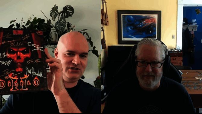 Chris Wilson在户外轻松交谈，身旁摆放着万智牌卡盒与旅行背包