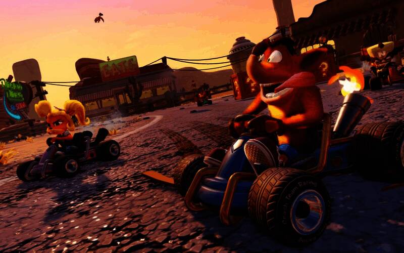 《古惑狼赛车：氮气加速》多人对战模式中玩家激烈竞速的画面，屏幕上显示实时排名