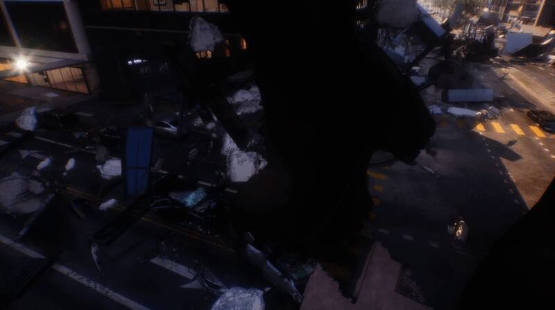 夜幕下的城市被巨人照亮，她手中握着一辆挣扎的小汽车，背景是燃烧的高楼