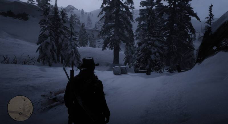 雪地中一对冻僵的夫妻尸体，身上覆盖薄雪，手中握着一张泛黄地图