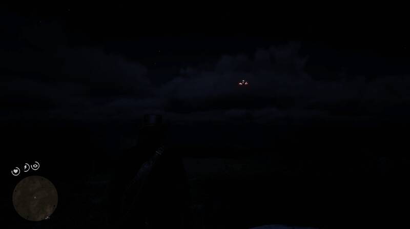 尚恩山顶，UFO悬停在空中，绿色光束照射地面，周围岩石清晰可见