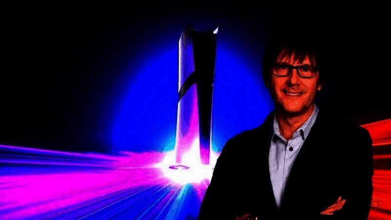 Mark Cerny与Jack Huynh在会议中握手，身后大屏幕显示‘Project Amethyst’字样及技术路线图