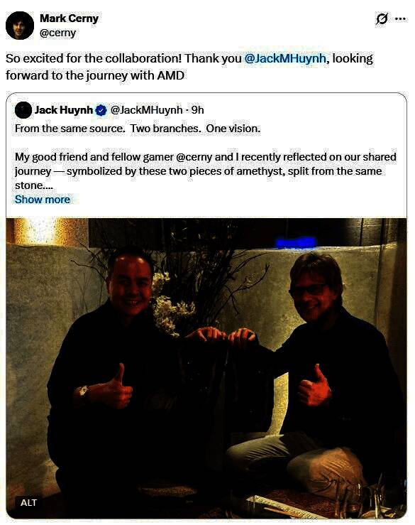 FSR Redstone技术对比图，左侧为传统渲染画面，右侧为启用AI光线重建后的清晰光影效果