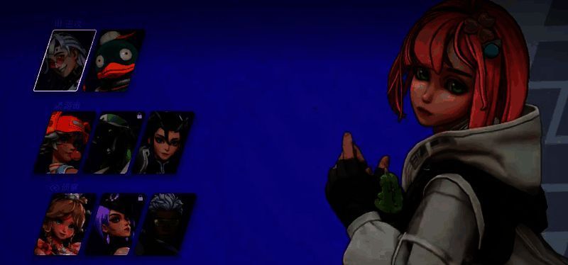 桃桃释放技能‘吞吞’，一只圆滚滚的宠物正将倒地队友拖离战场，背景为激烈交火场景