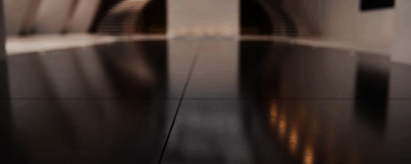 《使命召唤：黑色行动7》游戏封面图，黑色背景上印有数字'7'，整体风格冷峻硬核，凸显军事氛围