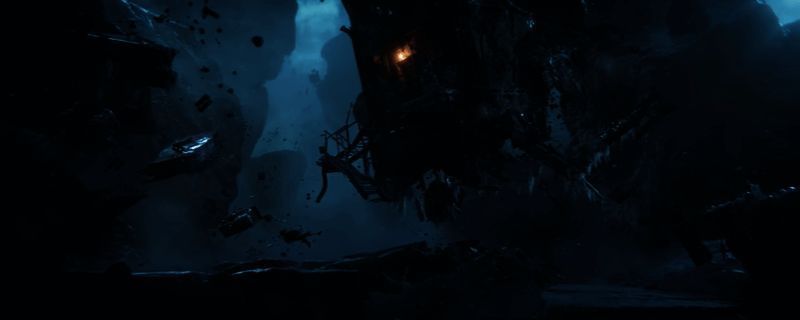 《使命召唤：黑色行动7》官方宣传画面，展示主角身穿战术装备在战火中潜行的场景，背景为爆炸火光与硝烟弥漫的城市废墟