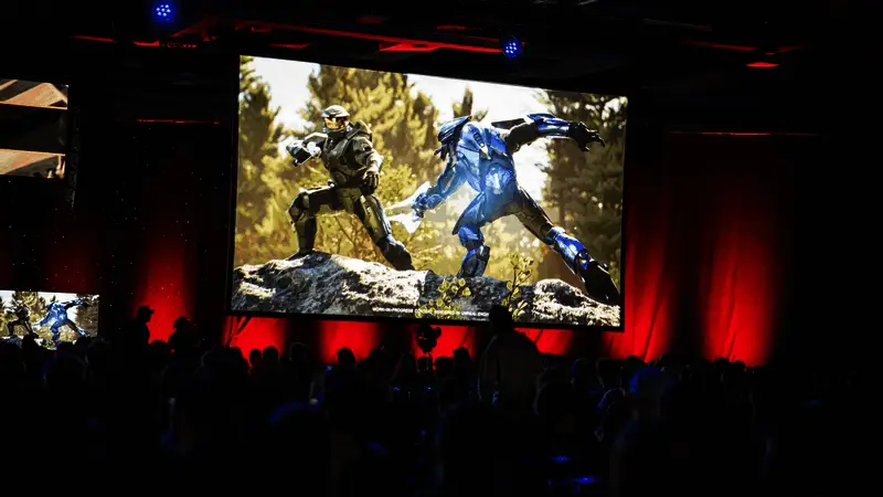 Halo Studios展示Project Foundry幕后开发画面，包含虚幻5引擎界面与新角色设计草图