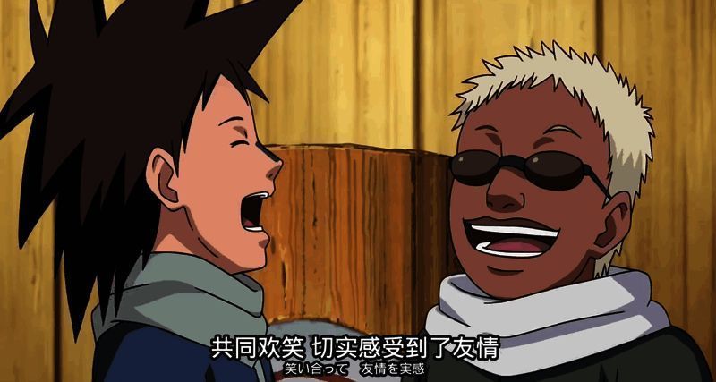 摩托伊背影图，站在悬崖边望向远方，雷云翻涌