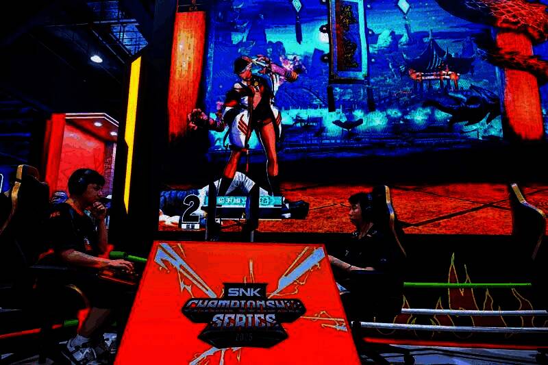 星辰与xiaohai赛后握手致意，体现竞技体育精神