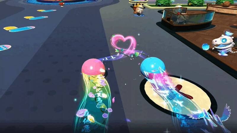 两名蛋仔在草地上滚动，身后拖曳出金色与粉色交织的轨迹，空中浮现半透明爱心动画特效