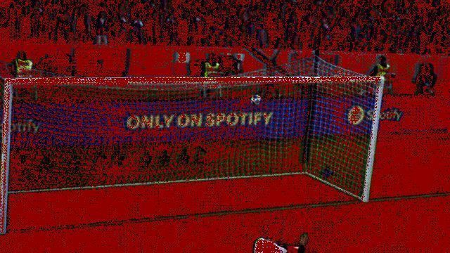 梅西在比赛中连续过人，防守球员纷纷倒地，最终完成破门