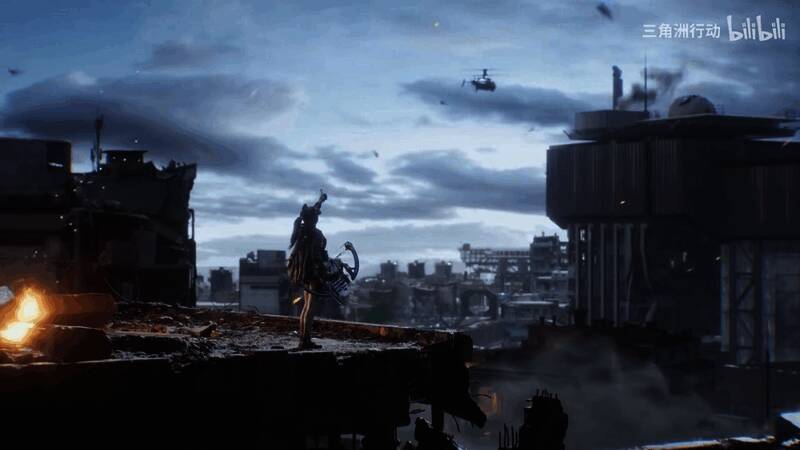 露娜手持定制突击步枪，枪身带有霓虹蓝光涂装，背景为城市夜景