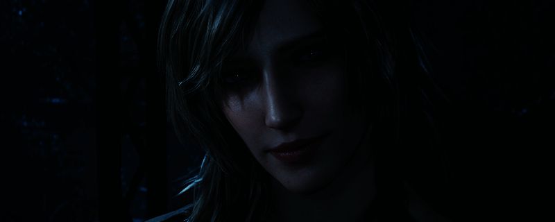 《合金装备3：重制版》游戏中主角Snake潜行穿越丛林的场景，背景为茂密雨林与军事设施