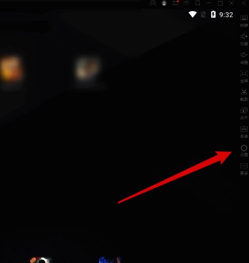 雷电模拟器主界面右侧设置图标位置示意图，齿轮图标清晰可见