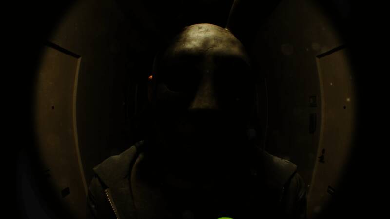 破败教室场景，墙上布满诡异涂鸦，桌椅翻倒，气氛阴森恐怖