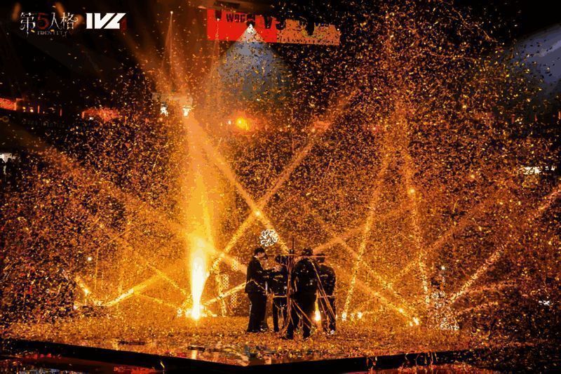 Wolves_DKing操作气象学家极限救援，技能特效环绕，画面紧张激烈