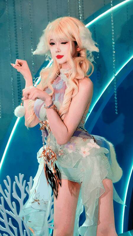 多位Coser在抖音官方摄影区集体亮相，演绎不同游戏角色