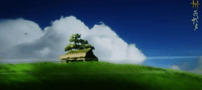 秦川秋季景象，金黄色的麦田中立着稻草人，远处村庄炊烟袅袅