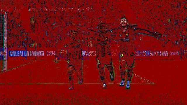 苏亚雷斯实战GIF动图，接球转身一脚抽射破门，动作流畅一气呵成