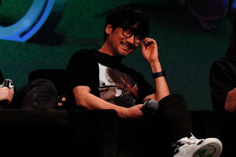 小岛秀夫演讲PPT画面，展示押井守与大友克洋的作品并列对比，突出其艺术影响