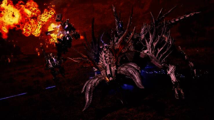 玩家在据点内与NPC对话选择僚机，界面显示多个可选角色头像与能力介绍