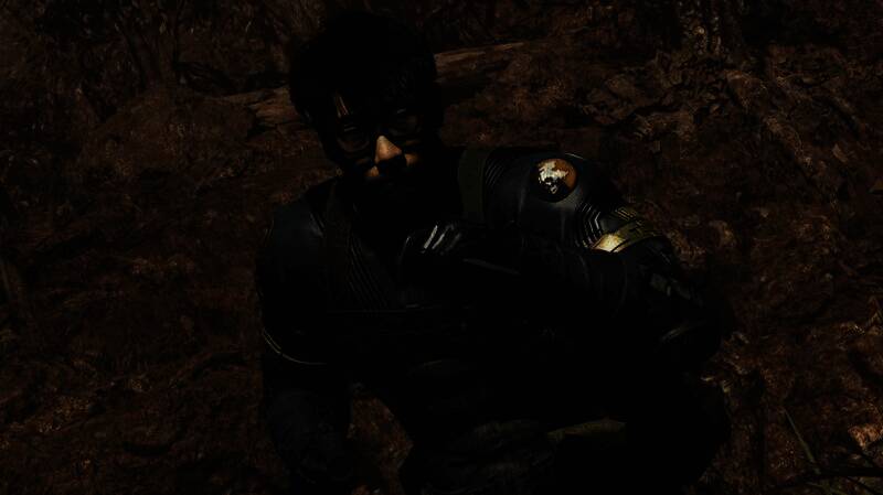 MOD画面展示小岛秀夫的脸模被替换到Snake身上，表情严肃，背景为经典丛林场景