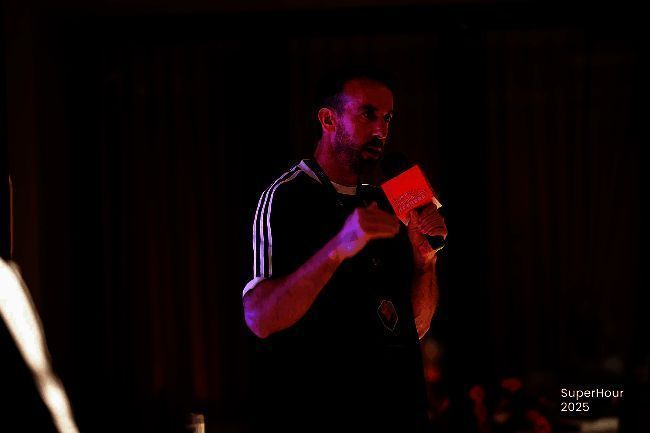 Omri Grinberg分享《Coin Master》商业化经验，展示RV与IAP收入曲线对比图