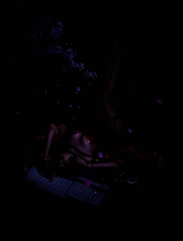 SP角色迟小青立绘，红衣女子坐于案前执笔描画，背景为古风庭院，氛围阴郁唯美