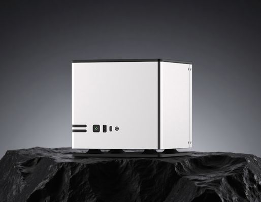 Smart AI Hub迷你AI工作站正面展示，全铝机身设计，科技感十足