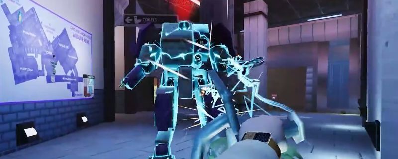 《非生物因素》中玩家使用电流喷射器远程攻击二级机器人的实战画面，机器人处于未警觉状态