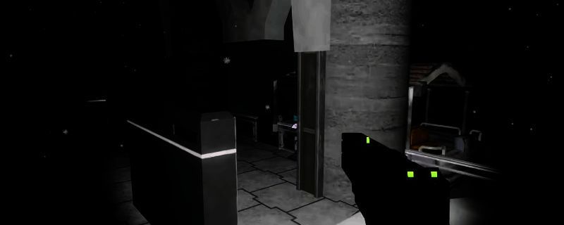 《非生物因素》游戏中角色抵达居住区的场景，背景为冰雪覆盖的建筑群与轨道车设施