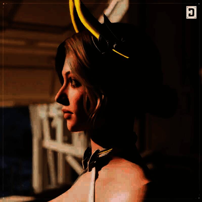 塞琳娜‘远古天使’皮肤正面展示，身披银白色圣光战甲，背后展开半透明光翼，眼神凌厉