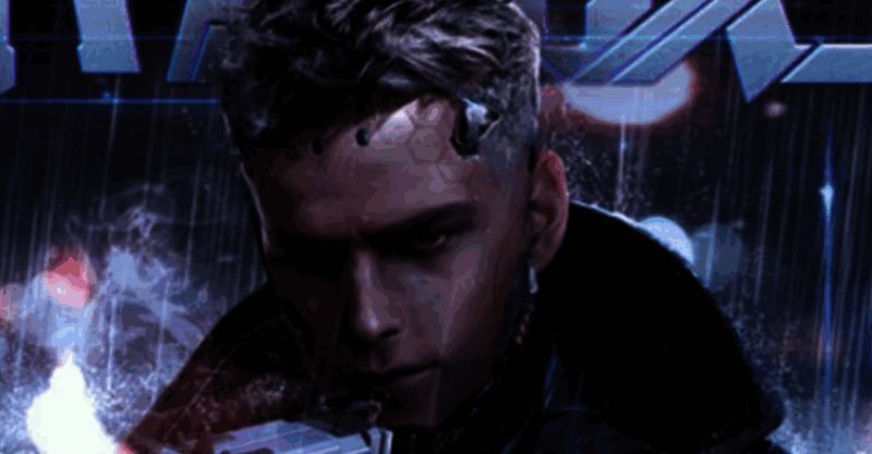 游戏商城皮肤展示页面，多款角色皮肤轮播展示，部分标注限时折扣标签