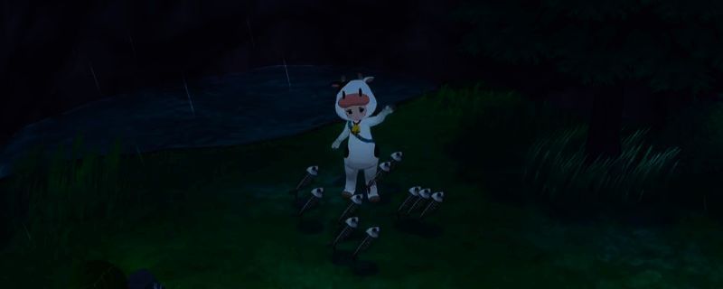 《牧场物语 来吧！风之繁华集市》中小鱼塘场景，画面显示下雨天气下池塘边有角色正在钓鱼，环境湿润，氛围宁静