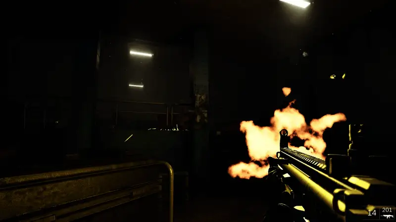 游戏中战斗场景截图，主角在昏暗的水下走廊中遭遇一名手持武器的士兵，周围灯光闪烁，气氛紧张