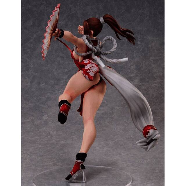 雕像背面细节图，可见服饰褶皱与能量轨迹的精细雕刻