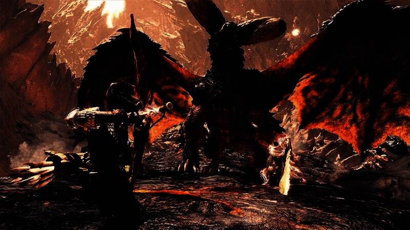 卡普空社长辻本春弘公开谈论PS5成本问题的采访画面，神情严肃