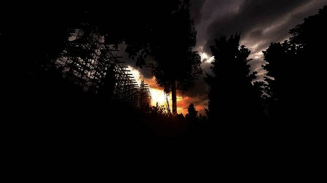 战斗画面中角色与变异犬激烈交火，火花四溅，动作流畅，特效逼真