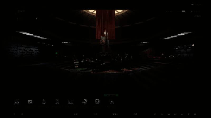 玩家在雨中潜行，水花溅起，环境湿滑反射光影