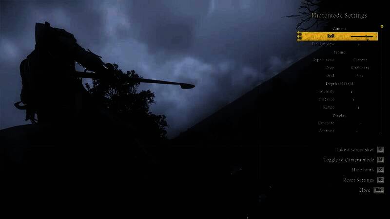 玩家自定义的锻造坊内部，整洁有序，墙上挂满工具，工作台摆放整齐，体现高效布局