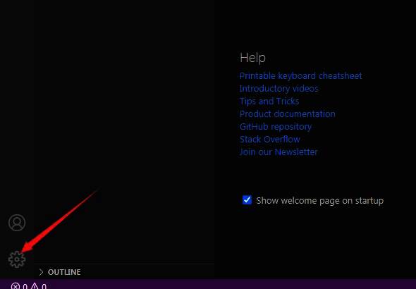 VSCode设置入口界面，左下角齿轮图标清晰可见